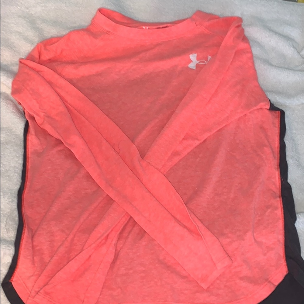 Long sleeve under Armour tee